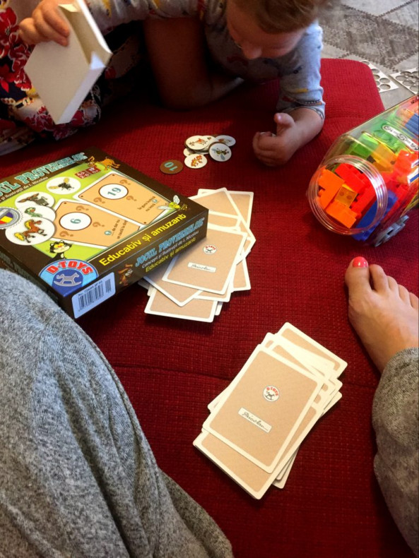 Jocuri în casă, timp de calitate cu copilul de 2-3 ani care se plictisește repede